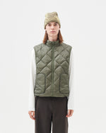 LIGHT DOWN VEST media