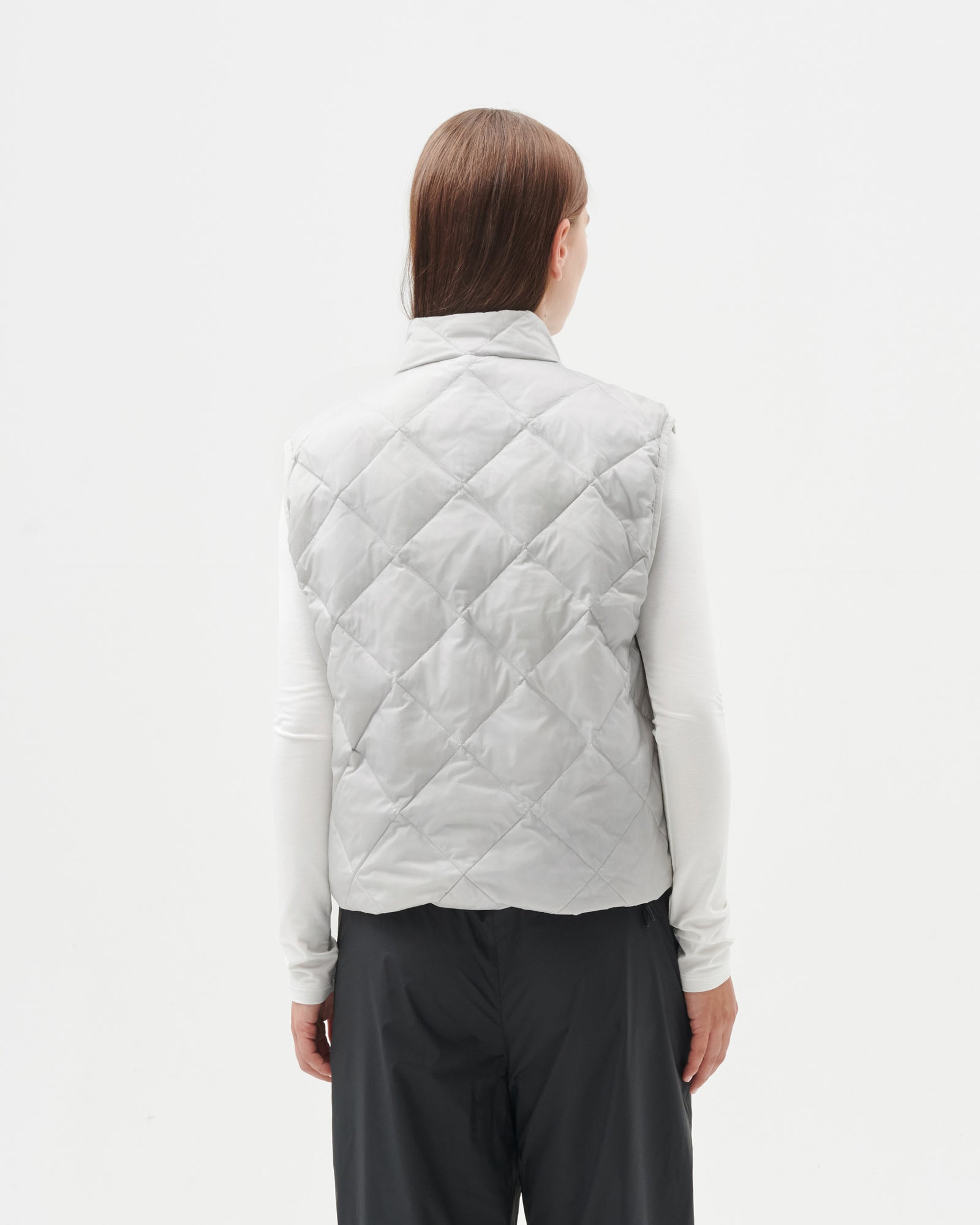 LIGHT DOWN VEST