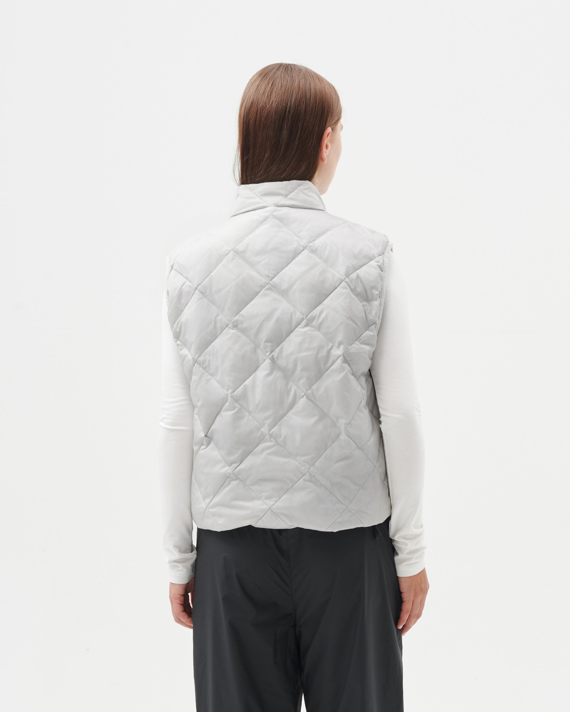 LIGHT DOWN VEST
