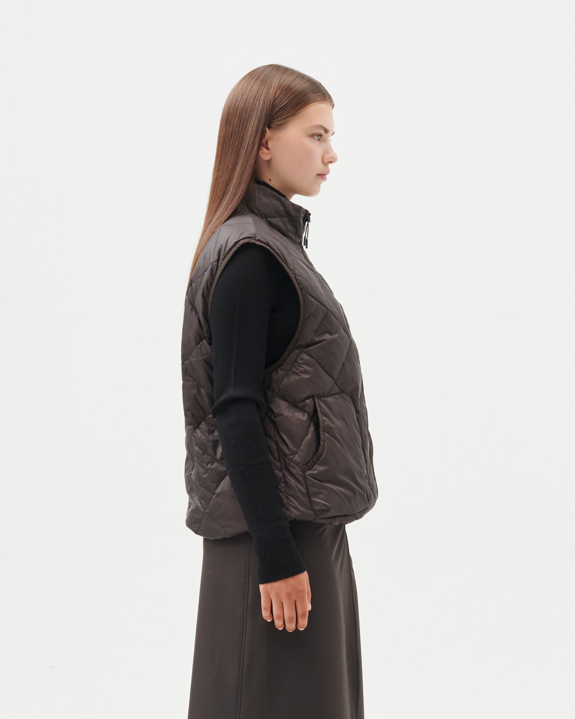 LIGHT DOWN VEST