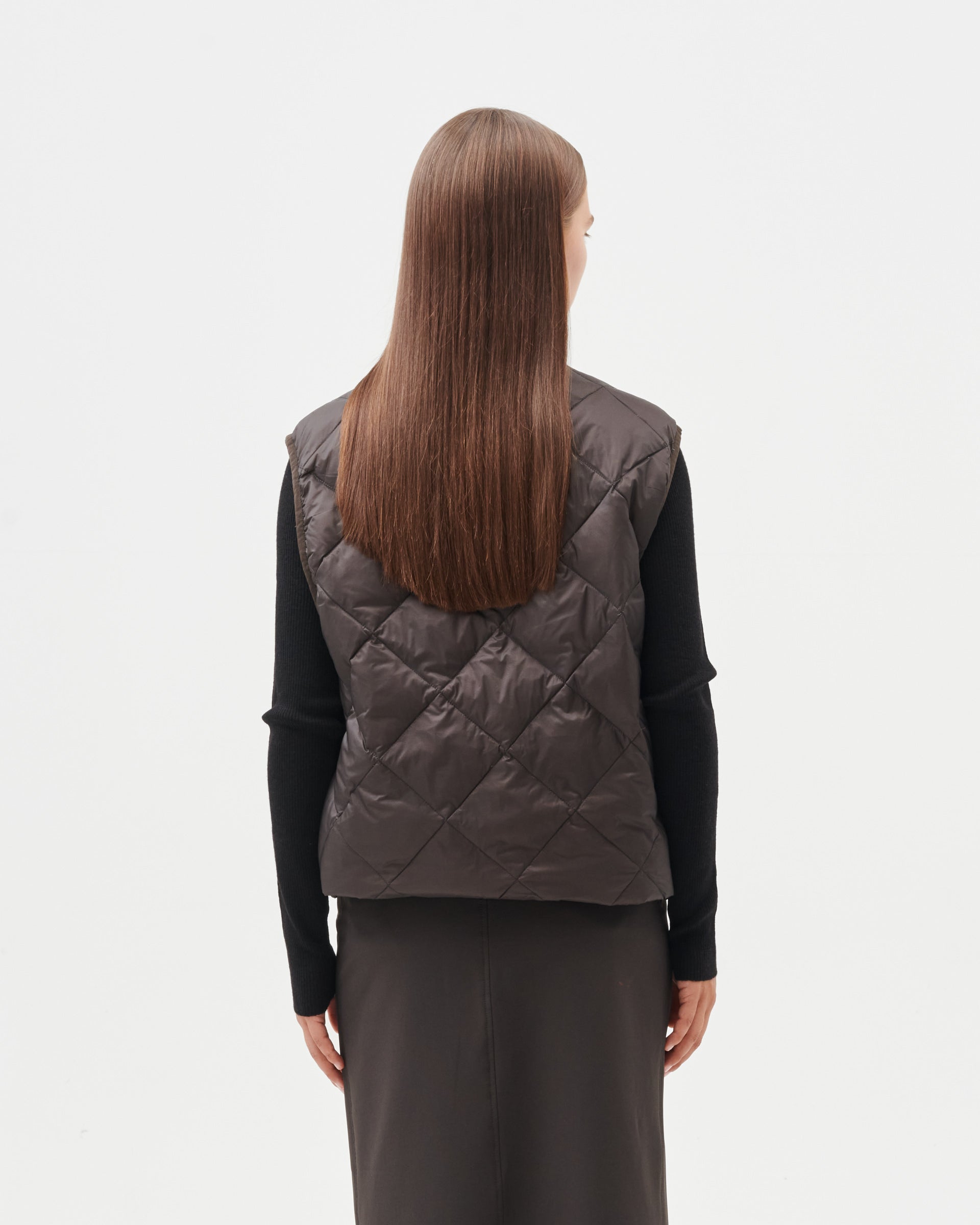 LIGHT DOWN VEST