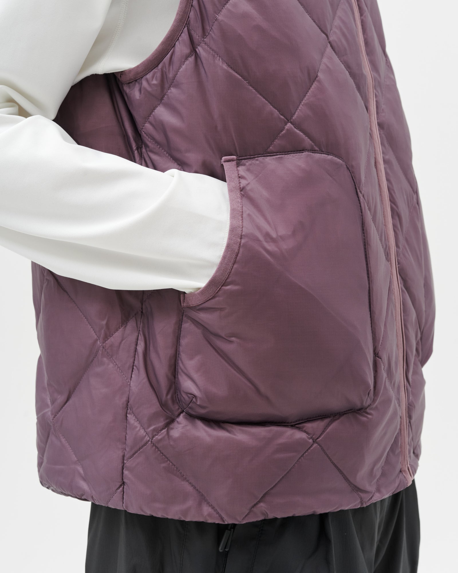 LIGHT DOWN VEST