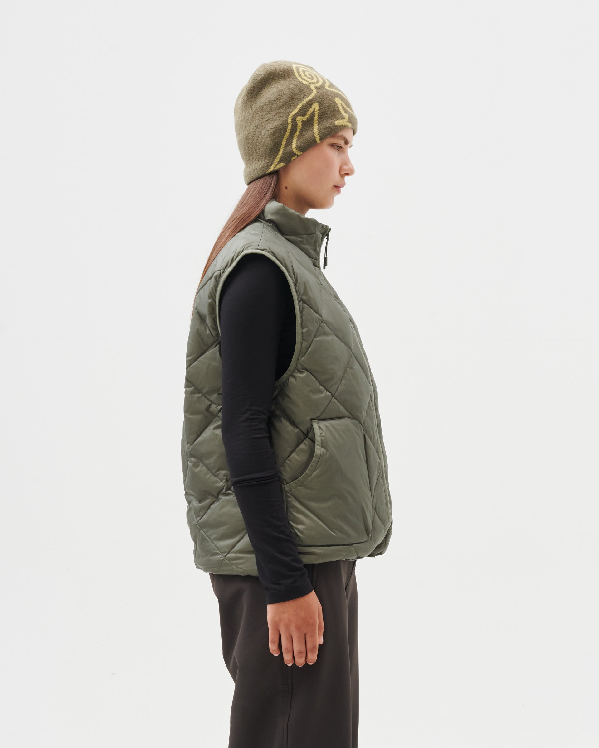 LIGHT DOWN VEST