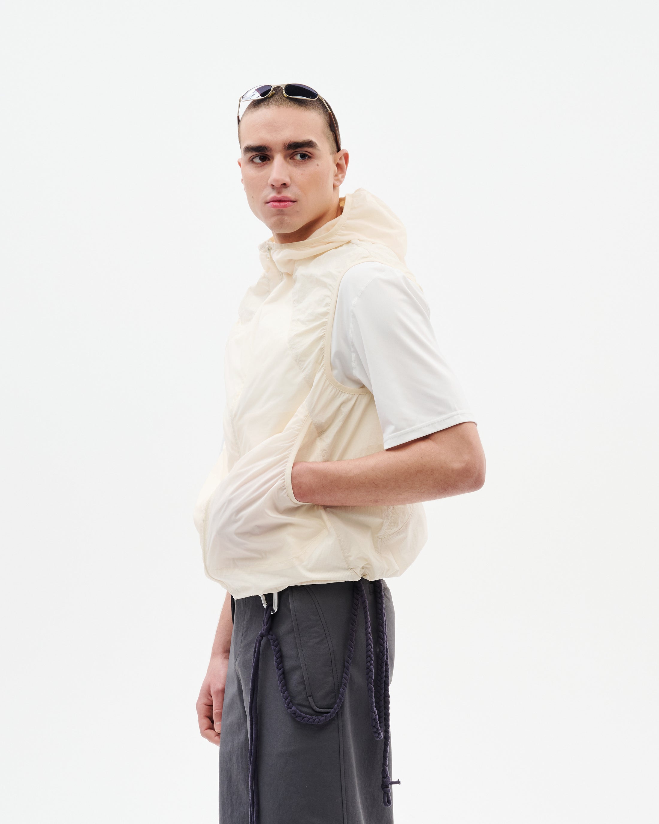 LIGHT TECHNICAL VEST