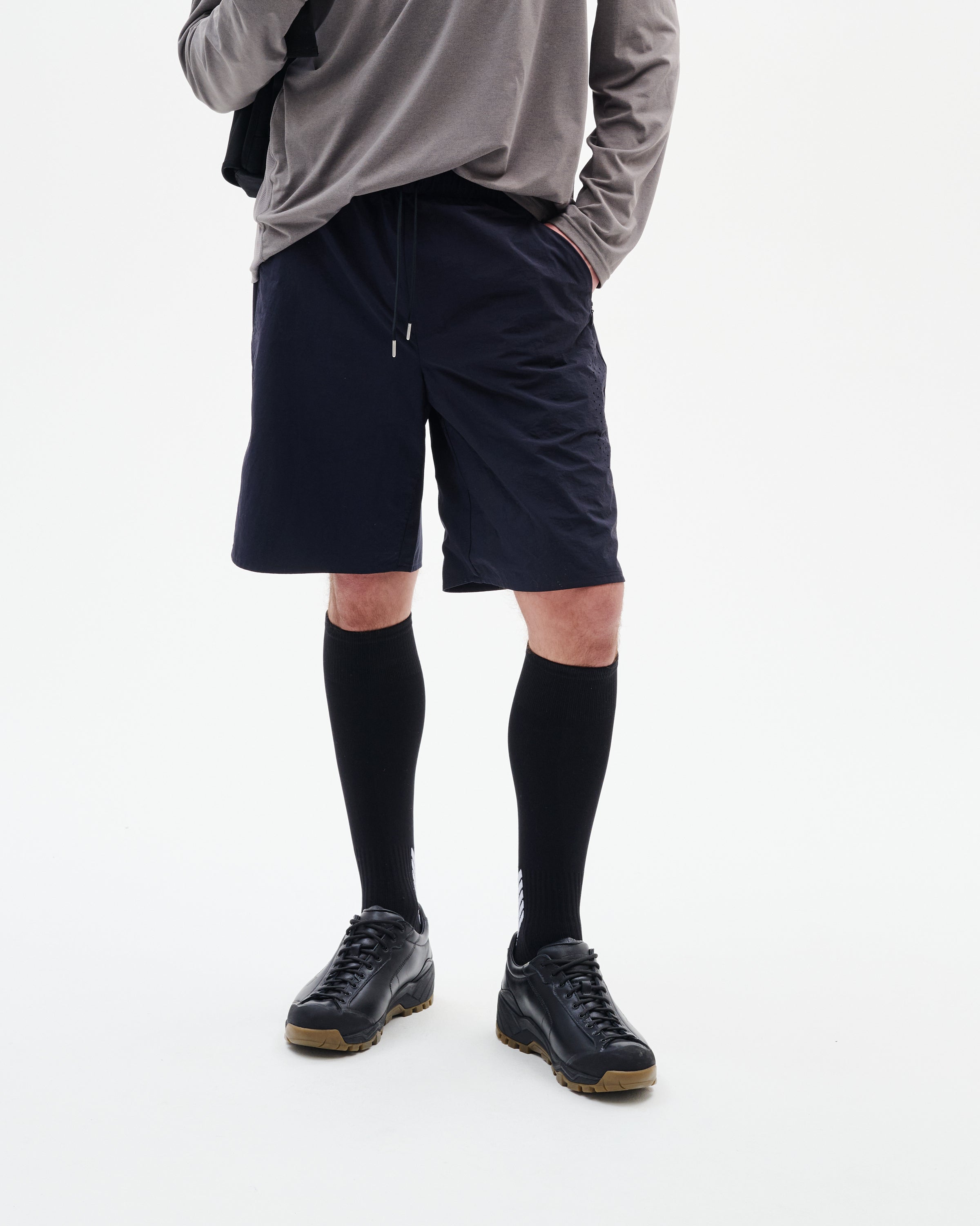 メンズウェア HIIT CHECK BEACH SHORTS / BLACK WATCH メンズ Performance Hybrid Short | ブラック | On 日本