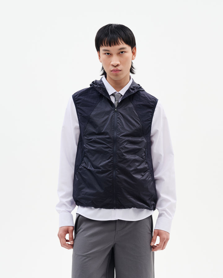 LIGHT TECHNICAL VEST media