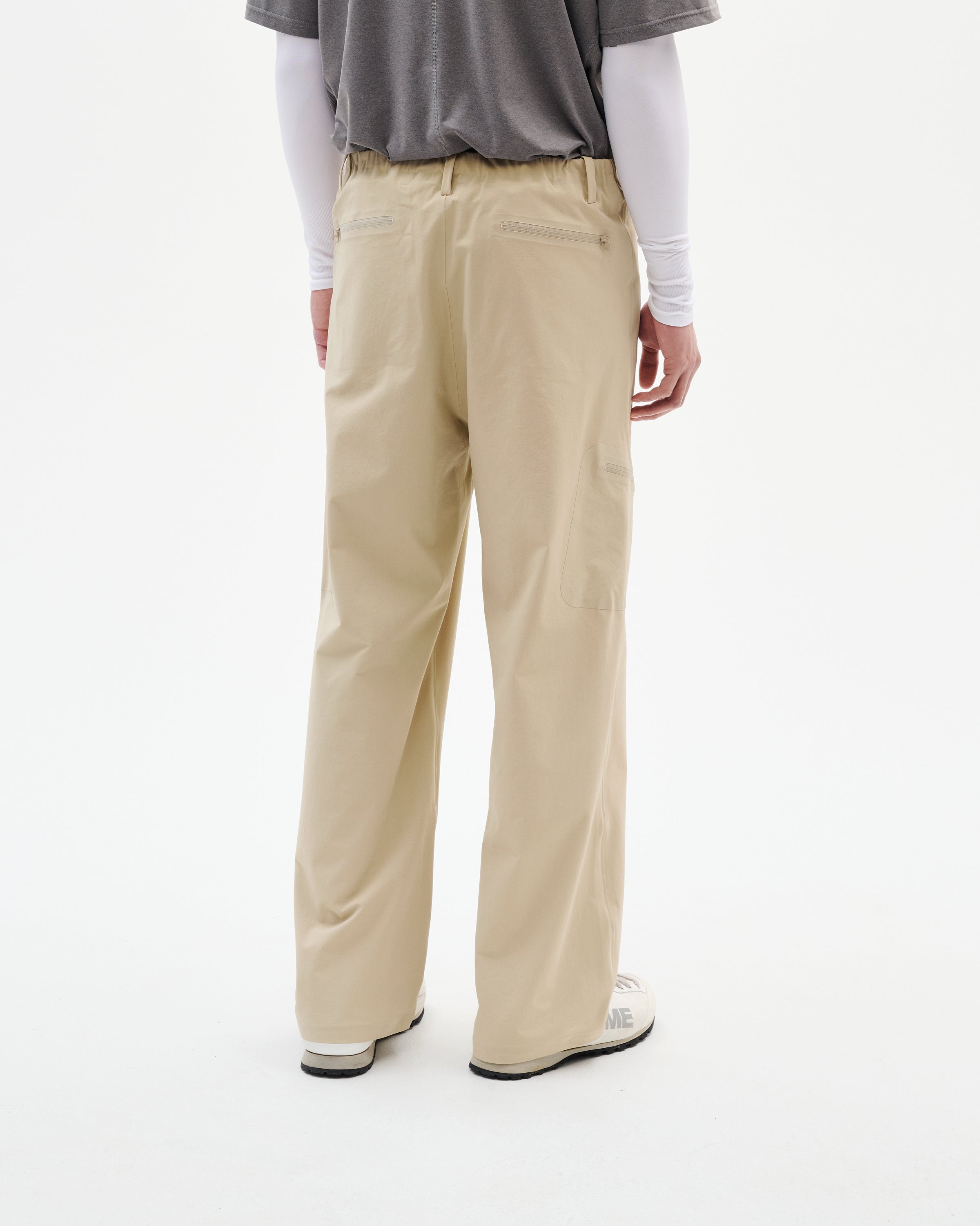 holk 23SS M52 trousers ベージュ　タグ付 holk 23SS M52 trousers ベージュ タグ付 買うファッション