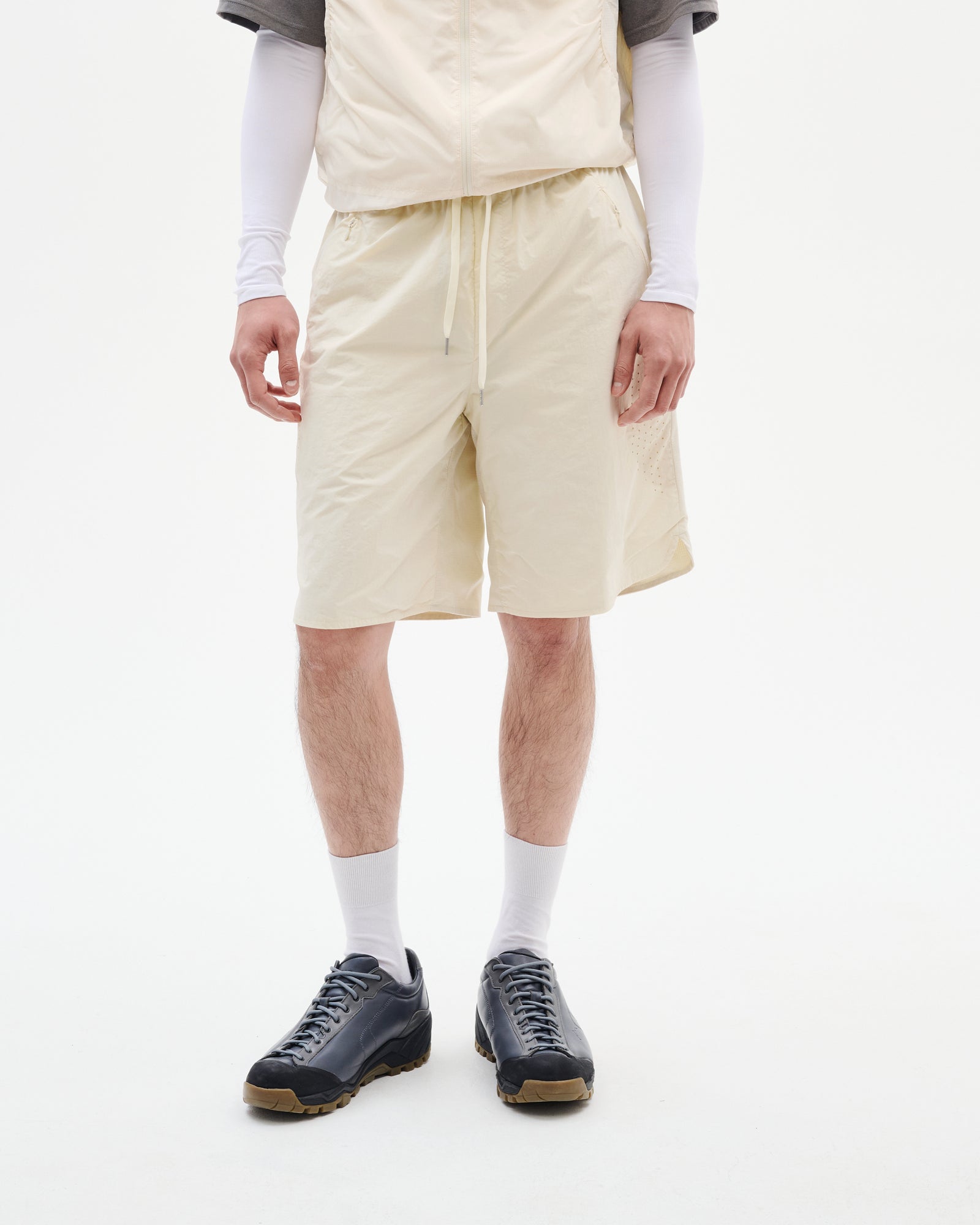 LIGHT TECHNICAL SHORTS