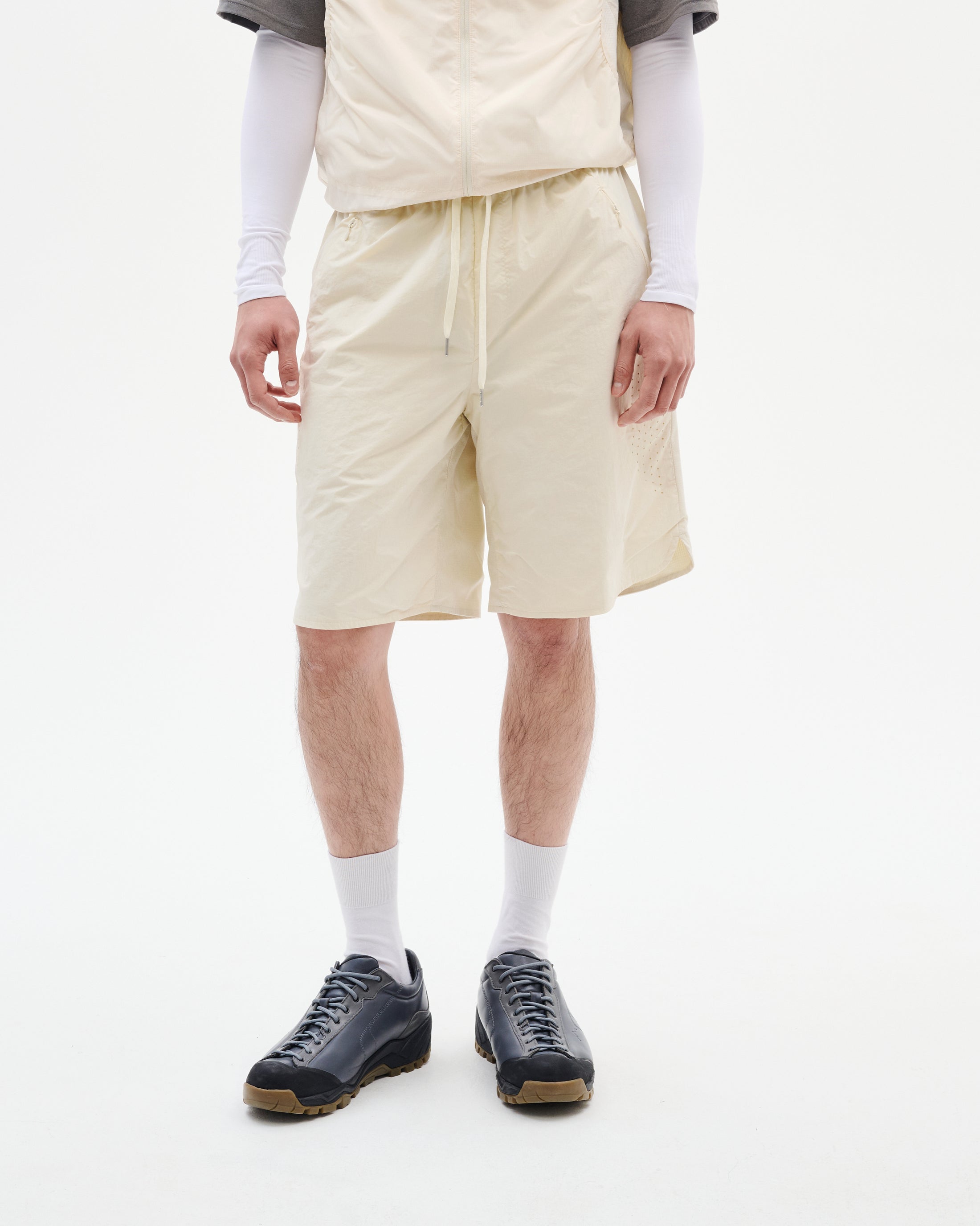 LIGHT TECHNICAL SHORTS
