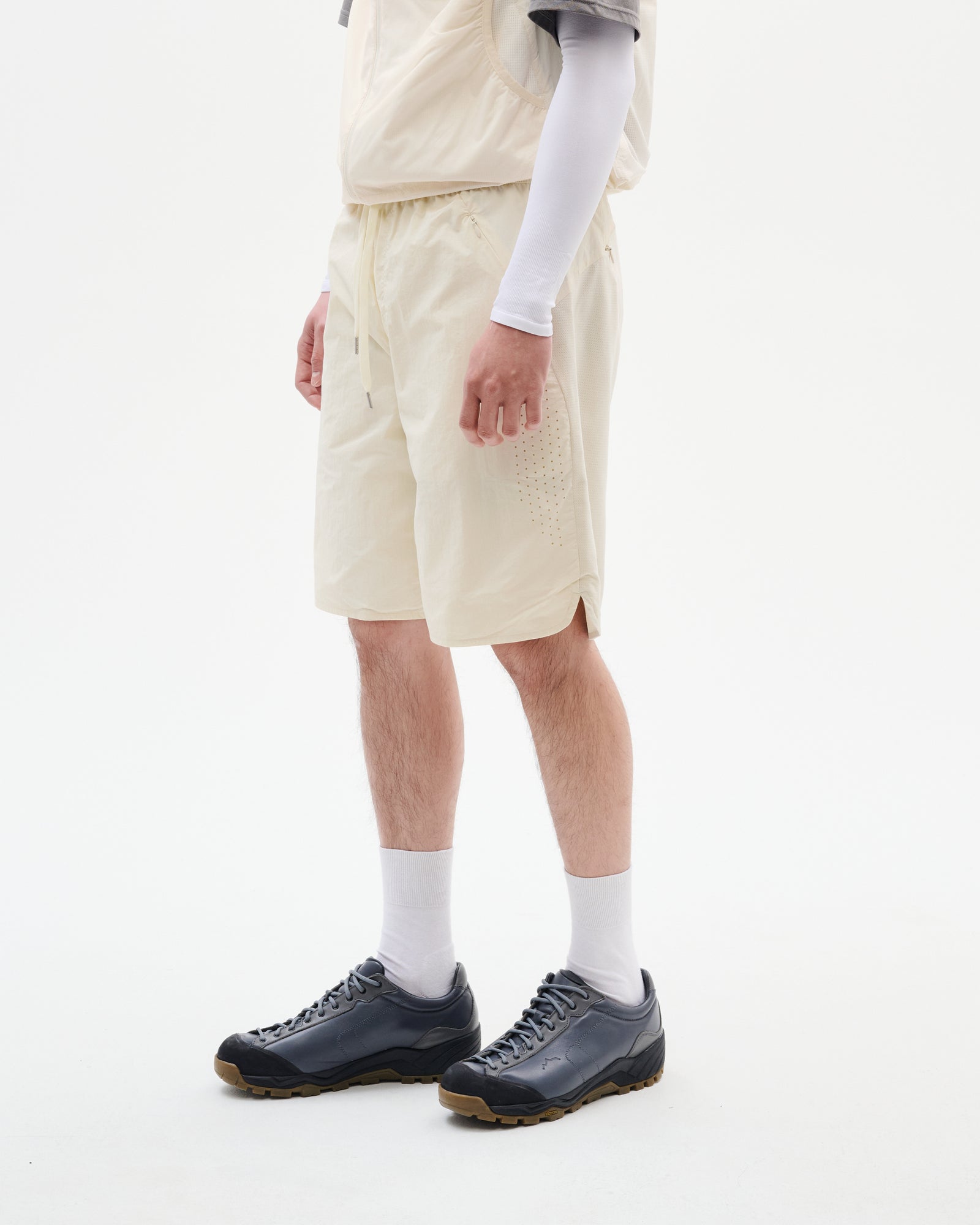 LIGHT TECHNICAL SHORTS