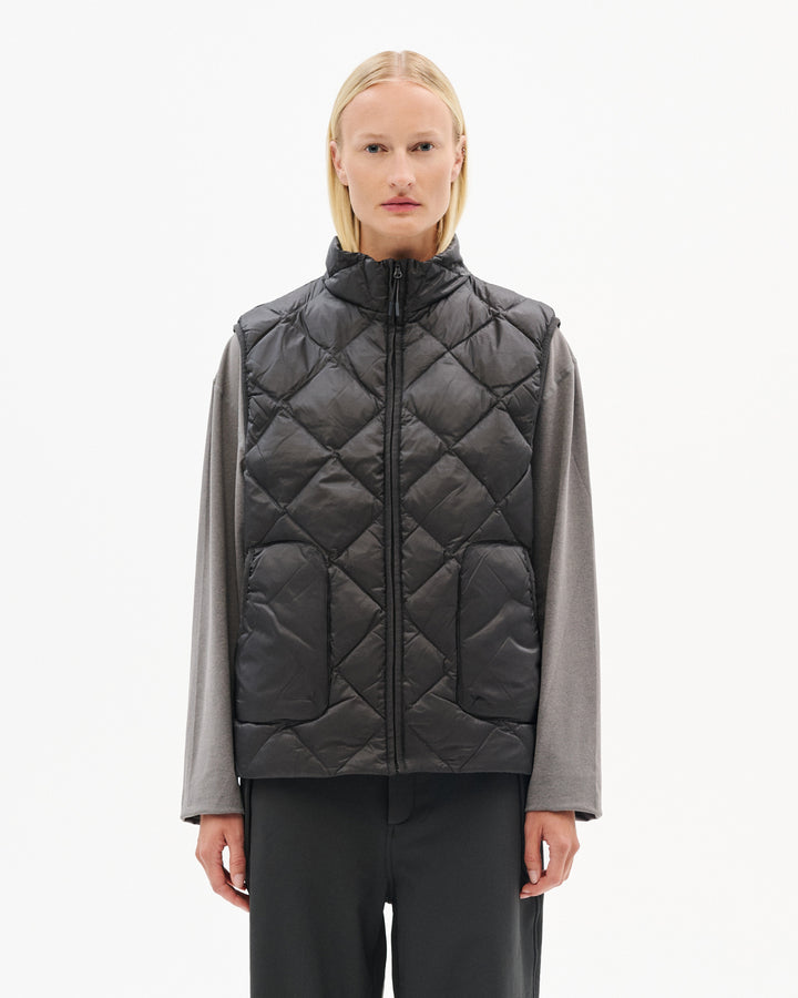 BASE LT DOWN VEST hover media