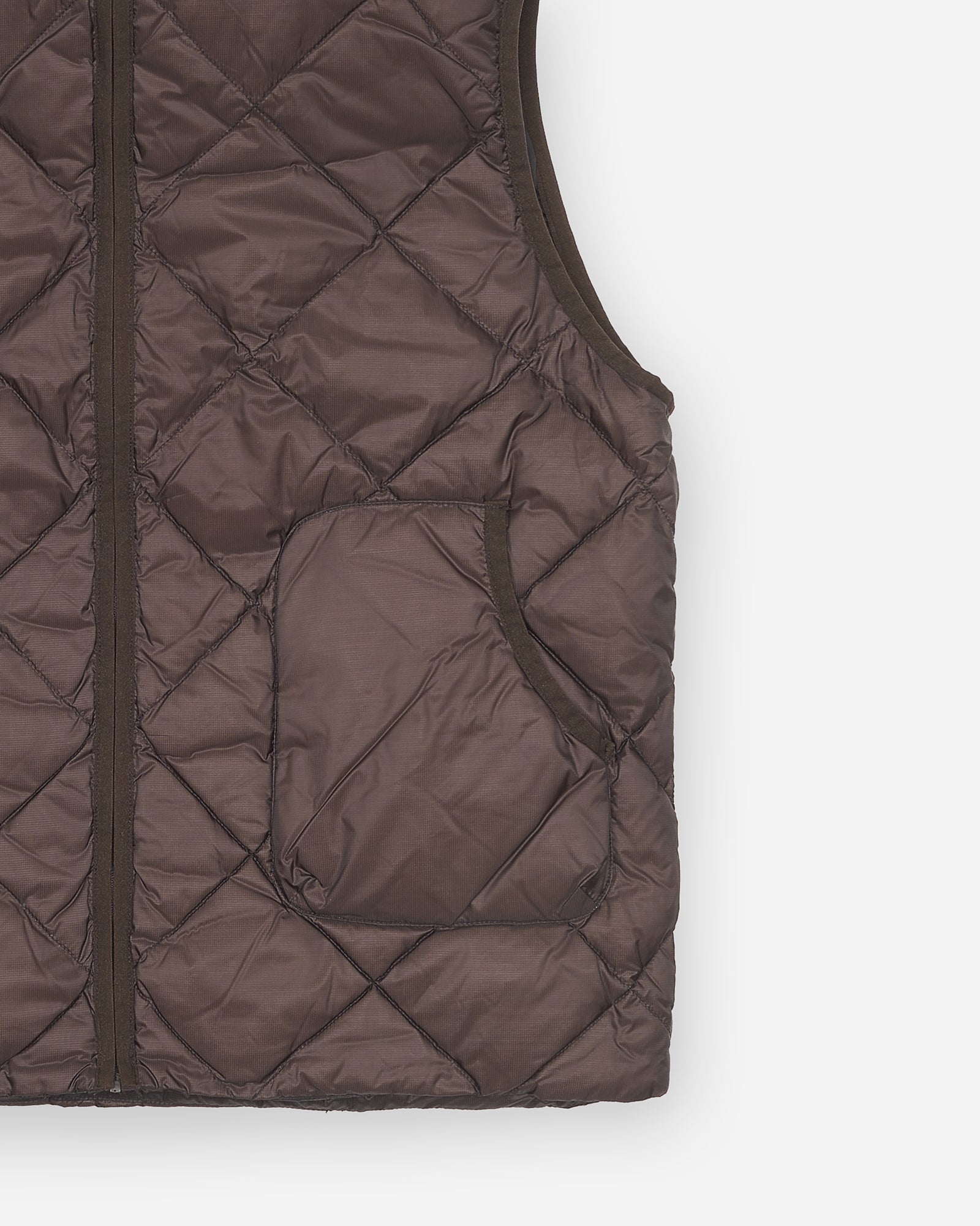 LIGHT DOWN VEST