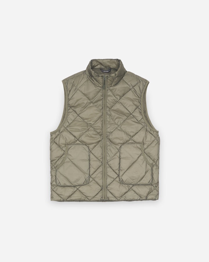 LIGHT DOWN VEST flat model media