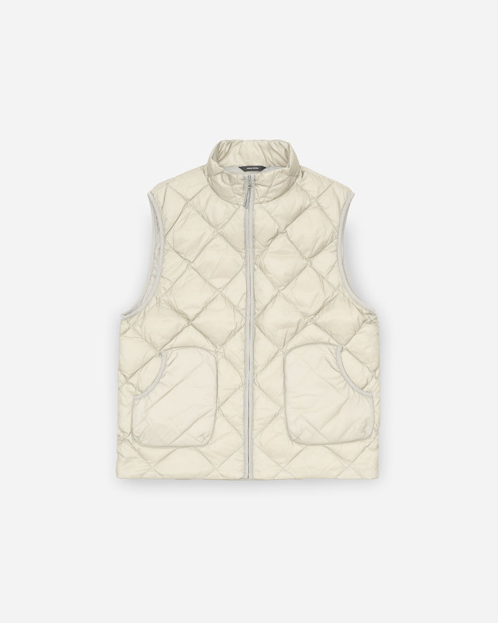 BASE LT DOWN VEST media