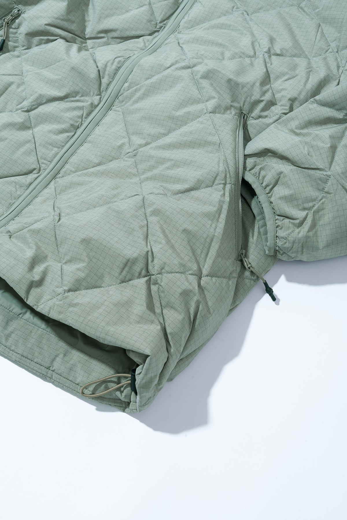 BASE GRID LT DOWN HOODED JACKET