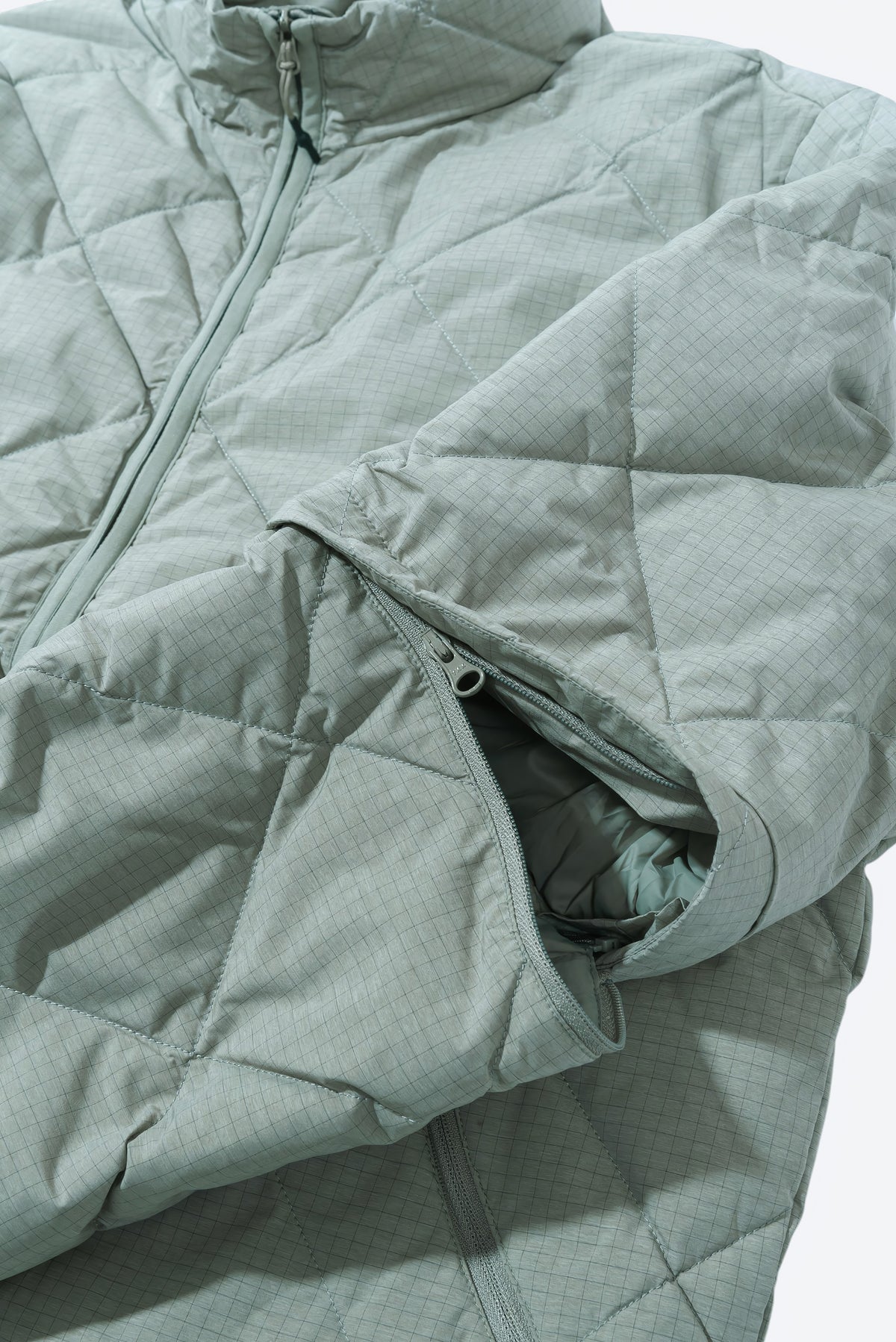 BASE GRID LT DOWN ZIP CHECK JACKET